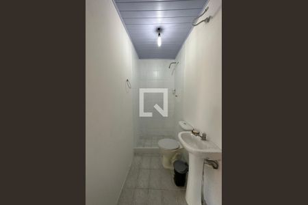 Casa de condomínio à venda com 278m², 4 quartos e 2 vagas Casa de condomínio à venda com 278m², 4 quartos e 2 vagasBanheiro da garagem