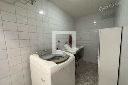 Casa de condomínio à venda com 278m², 4 quartos e 2 vagas Casa de condomínio à venda com 278m², 4 quartos e 2 vagasÁrea de Serviço