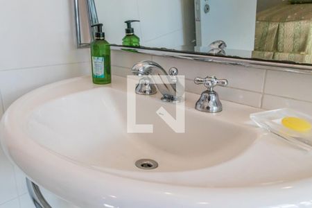 Casa de condomínio à venda com 600m², 3 quartos e 6 vagasBanheiro da Suíte 3