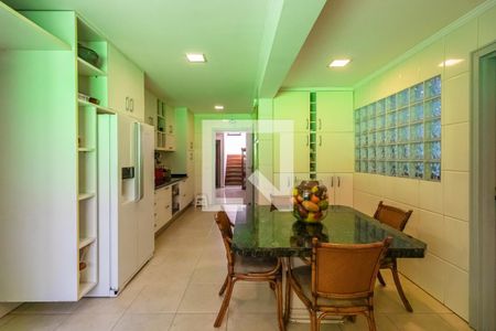 Casa de condomínio à venda com 600m², 3 quartos e 6 vagasCozinha