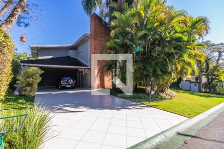 Casa de condomínio à venda com 600m², 3 quartos e 6 vagasFachada