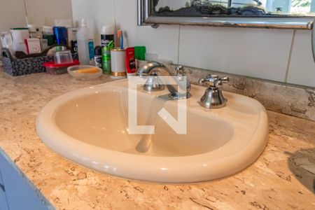 Casa de condomínio à venda com 600m², 3 quartos e 6 vagasBanheiro da Suíte 1