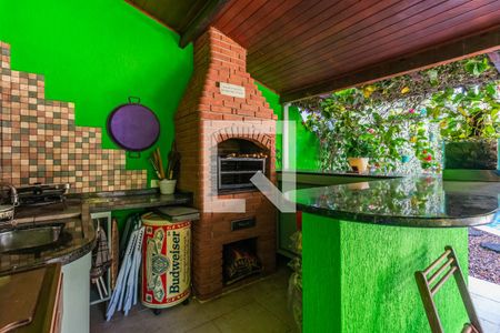 Casa de condomínio à venda com 600m², 3 quartos e 6 vagasQuintal