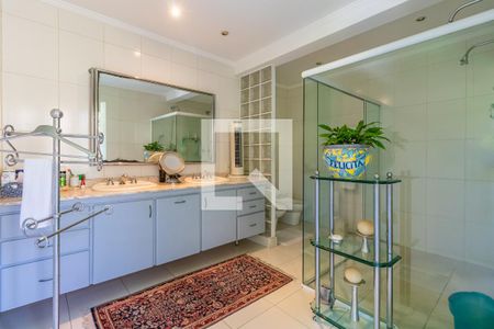 Casa de condomínio à venda com 600m², 3 quartos e 6 vagasBanheiro da Suíte 1