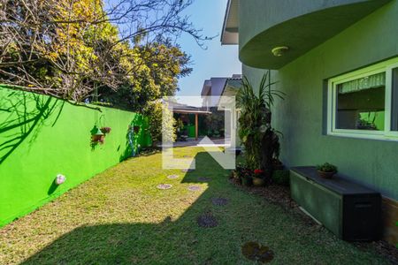 Casa de condomínio à venda com 600m², 3 quartos e 6 vagasQuintal