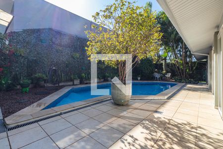 Casa de condomínio à venda com 600m², 3 quartos e 6 vagasQuintal