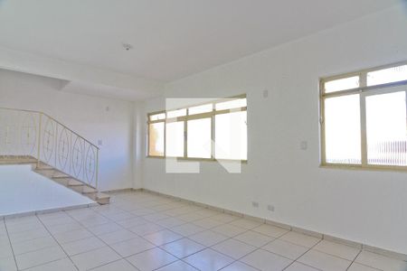 Sala de casa para alugar com 3 quartos, 290m² em Vila Bancaria Munhoz, São Paulo