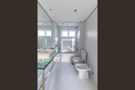 Apartamento à venda com 150m², 2 quartos e 3 vagasBanheiro 2 da Suíte 2