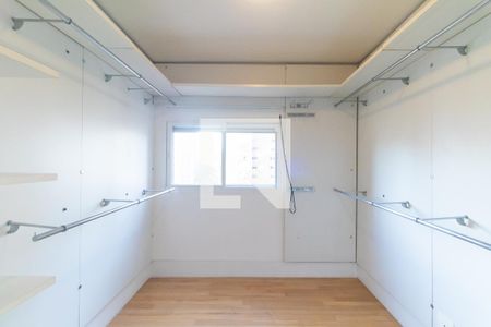 Apartamento à venda com 150m², 2 quartos e 3 vagasCloset