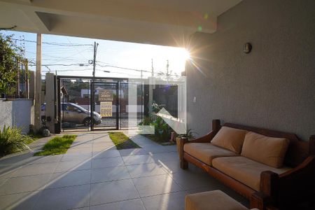Frente Garagem de casa à venda com 3 quartos, 132m² em Jardim Itu, Porto Alegre