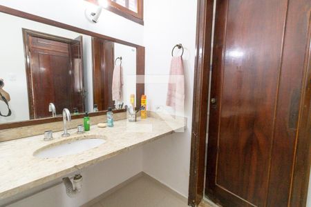 Casa à venda com 450m², 6 quartos e 7 vagas Casa à venda com 450m², 6 quartos e 7 vagasBanheiro