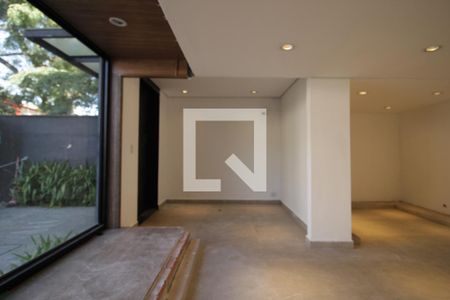 Entrada de casa à venda com 3 quartos, 280m² em Vila Nova Conceição, São Paulo