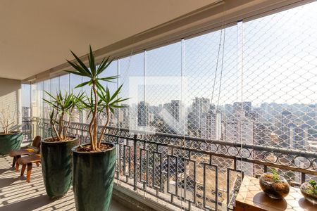 Varanda de apartamento à venda com 3 quartos, 156m² em Vila Olímpia, São Paulo