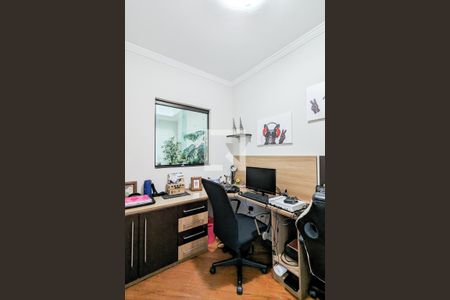 Casa à venda com 330m², 3 quartos e 6 vagasHome office