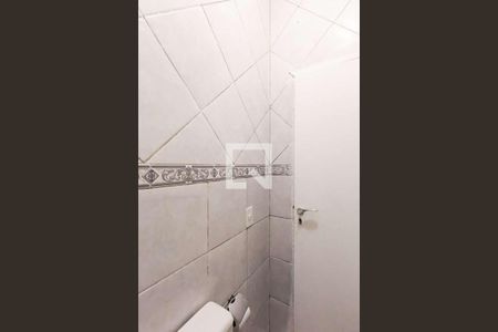 Casa à venda com 330m², 3 quartos e 6 vagasBanheiro de serviço