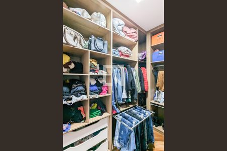 Casa à venda com 330m², 3 quartos e 6 vagasCloset da suíte 3