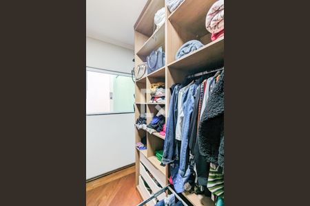 Casa à venda com 330m², 3 quartos e 6 vagasCloset da suíte 3