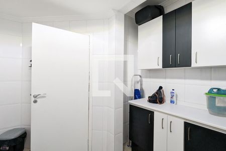 Casa à venda com 330m², 3 quartos e 6 vagasÁrea de serviço