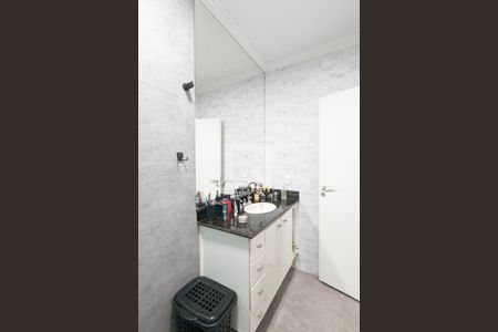 Casa à venda com 330m², 3 quartos e 6 vagasBanheiro da suíte 1