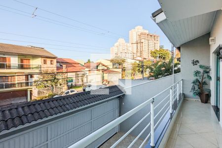 Casa à venda com 330m², 3 quartos e 6 vagasVaranda