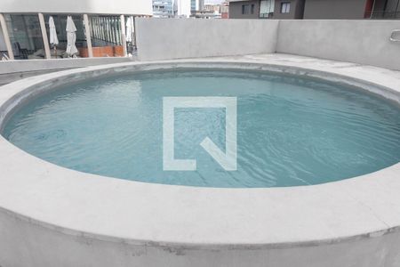 Apartamento para alugar com 32m², 1 quarto e sem vaga Apartamento para alugar com 32m², 1 quarto e sem vagaÁrea comum - Piscina