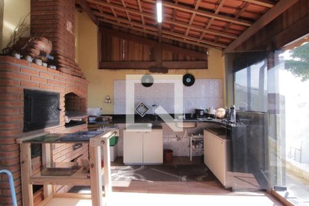 Casa para alugar com 360m², 5 quartos e 4 vagasSalão