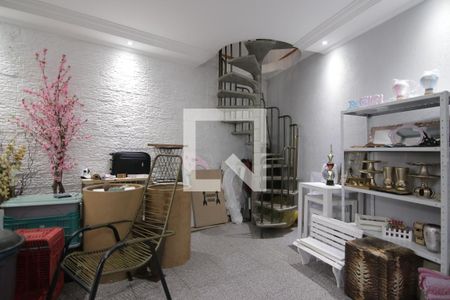 Casa para alugar com 360m², 5 quartos e 4 vagasSalão