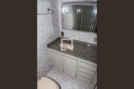 Casa à venda com 253m², 4 quartos e 2 vagasBanheiro da Suíte 2