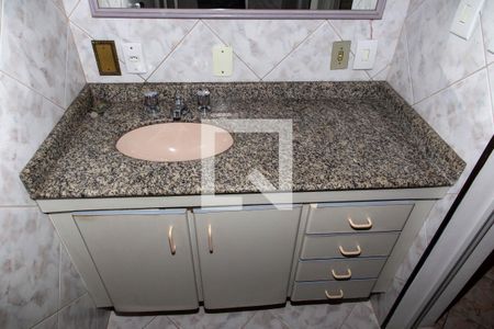 Casa à venda com 253m², 4 quartos e 2 vagasBanheiro da Suíte 2