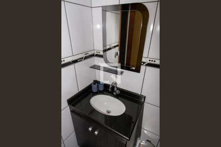 Casa à venda com 253m², 4 quartos e 2 vagasBanheiro social