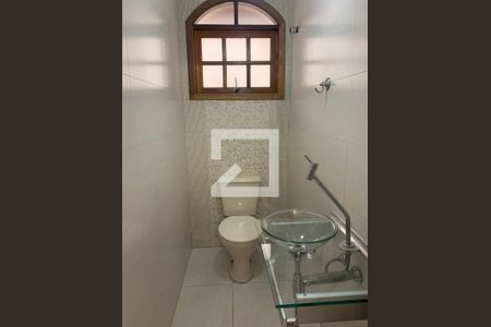 Casa de condomínio à venda com 180m², 3 quartos e 4 vagasBanheiro 1