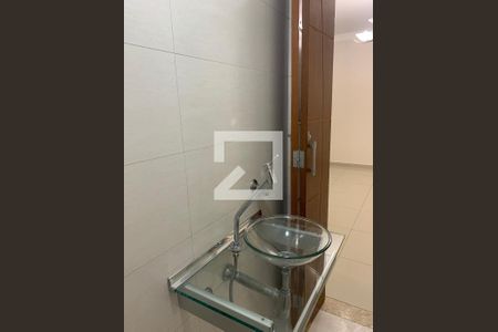 Banheiro 1 de casa de condomínio à venda com 3 quartos, 180m² em Vila Planalto, Guarulhos