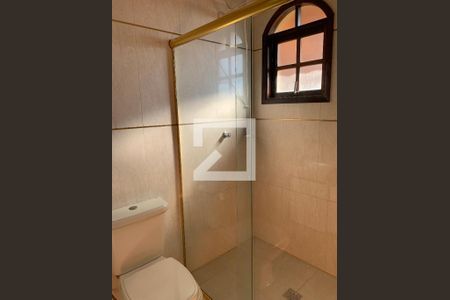 Casa de condomínio à venda com 180m², 3 quartos e 4 vagasBanheiro 2