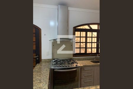 Casa de condomínio à venda com 180m², 3 quartos e 4 vagasCozinha - Armários