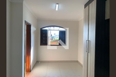 Casa de condomínio à venda com 180m², 3 quartos e 4 vagasBanheiro da Suíte 