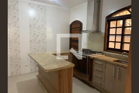 Casa de condomínio à venda com 180m², 3 quartos e 4 vagasCozinha - Armários