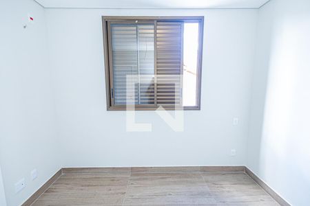 Apartamento à venda com 160m², 4 quartos e 3 vagasQuarto 4 / semi-suite