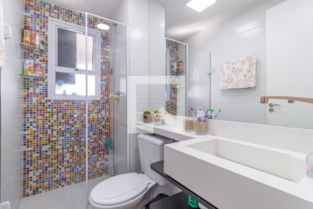 Banheiro de apartamento à venda com 2 quartos, 50m² em Quitaúna, Osasco