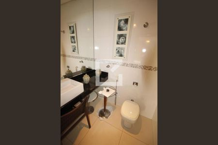 Casa para alugar com 420m², 4 quartos e 3 vagasBanheiro 1