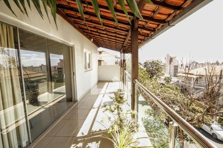 Casa para alugar com 420m², 4 quartos e 3 vagasVaranda 2