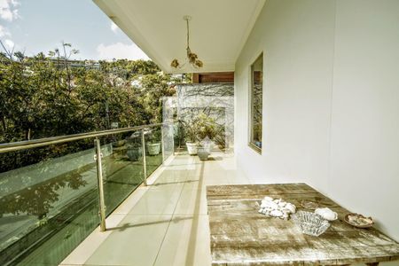 Varanda 1 de casa para alugar com 4 quartos, 420m² em Mangabeiras, Belo Horizonte