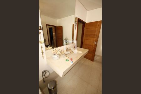 Casa para alugar com 420m², 4 quartos e 3 vagasBanheiro 1