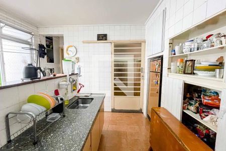 Apartamento à venda com 200m², 4 quartos e 3 vagas Apartamento à venda com 200m², 4 quartos e 3 vagasCozinha