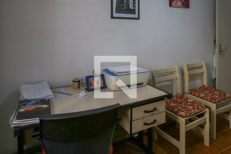 Casa à venda com 170m², 4 quartos e 1 vaga Casa à venda com 170m², 4 quartos e 1 vagaEscritório