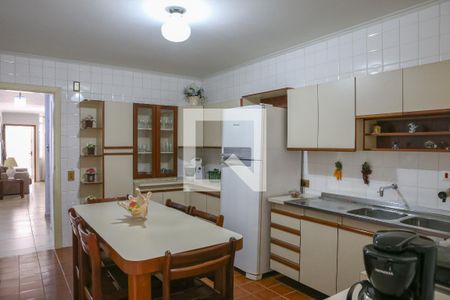 Casa à venda com 170m², 4 quartos e 1 vaga Casa à venda com 170m², 4 quartos e 1 vagaCozinha 1