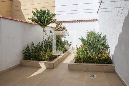Casa à venda com 170m², 4 quartos e 1 vaga Casa à venda com 170m², 4 quartos e 1 vagaQuintal