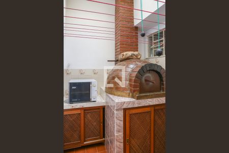 Casa à venda com 170m², 4 quartos e 1 vaga Casa à venda com 170m², 4 quartos e 1 vagaChurrasqueira e Forno