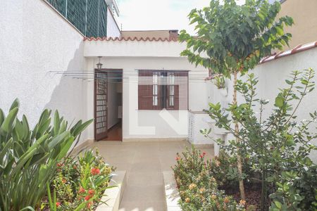 Casa à venda com 170m², 4 quartos e 1 vaga Casa à venda com 170m², 4 quartos e 1 vagaQuintal