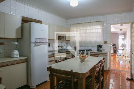 Casa à venda com 170m², 4 quartos e 1 vaga Casa à venda com 170m², 4 quartos e 1 vagaCozinha 1