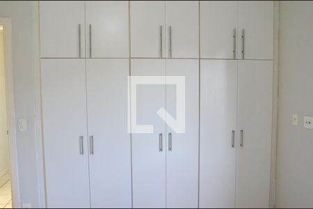 Apartamento para alugar com 76m², 2 quartos e 1 vaga Apartamento para alugar com 76m², 2 quartos e 1 vagaQuarto 1 - Armários